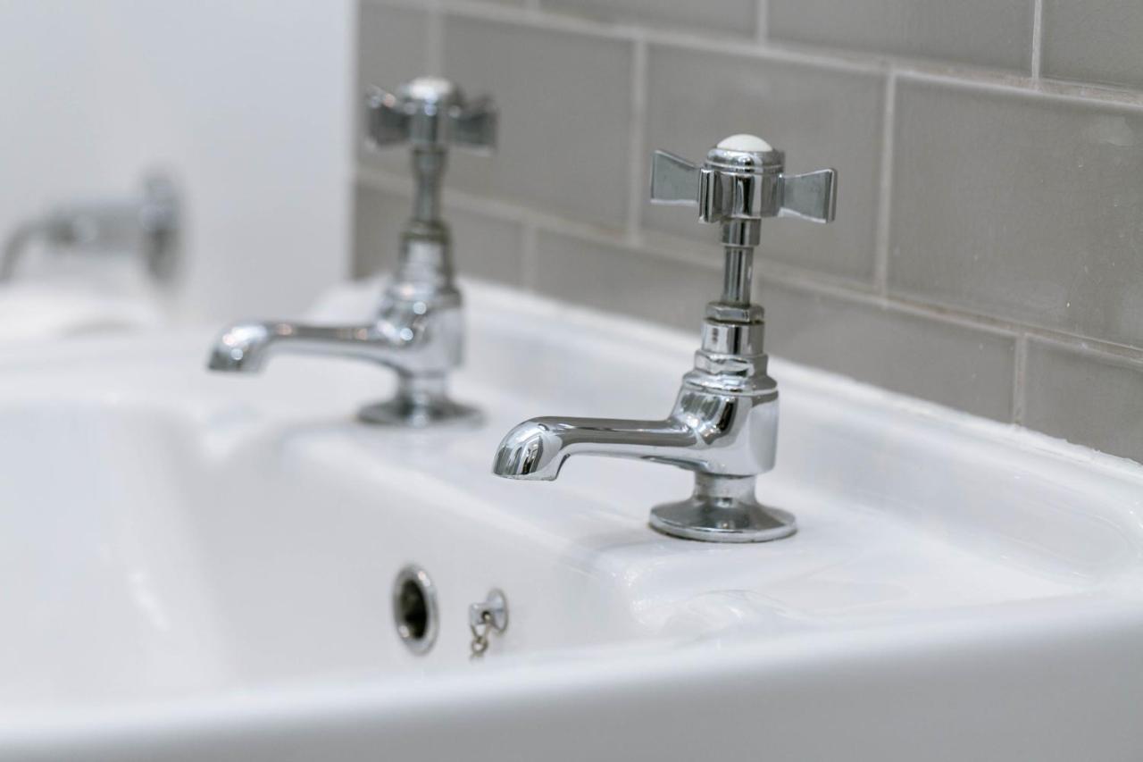 אקסטר Spacious Apartment, Free Parking, Central Location Near To Uni, Hospital, Town מראה חיצוני תמונה